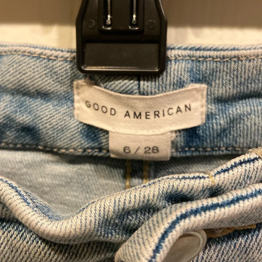 Good American High Rise Light Wash Factory Distressed Women's Blue Jeans…